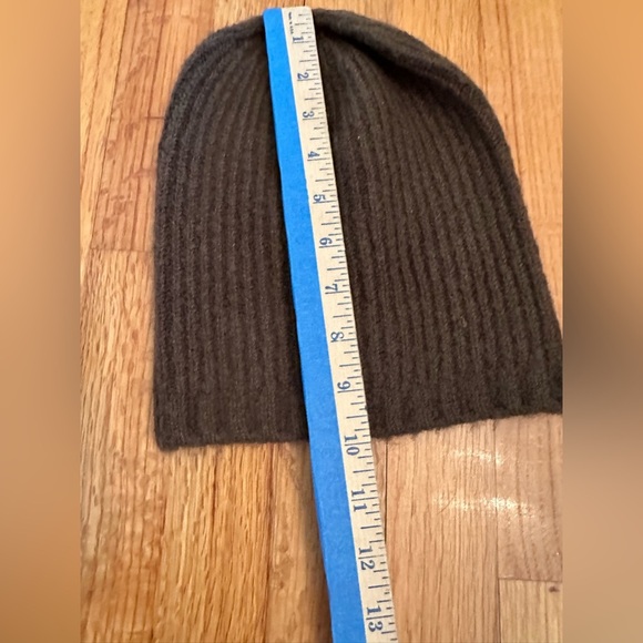 Anthropologie BEANIE SLEEPING ON SNOW  NWT (n) - Picture 3 of 8